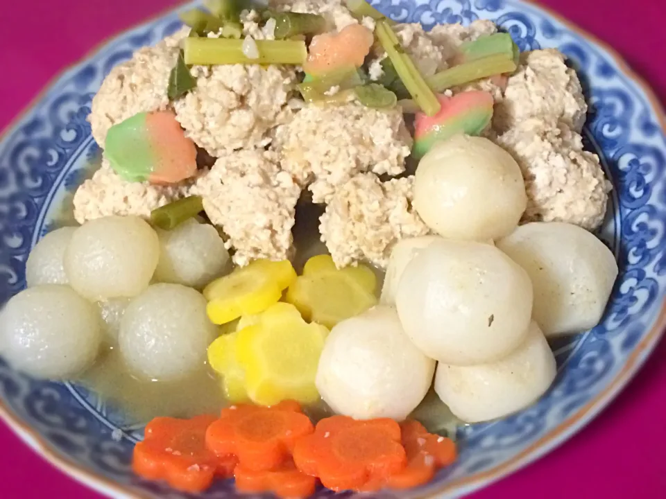 鶏軟骨と胸の長芋入りふわふわ団子とカブの煮物 コリコリが美味しい😋 レシピは肉団子だけ|佐野未起さん