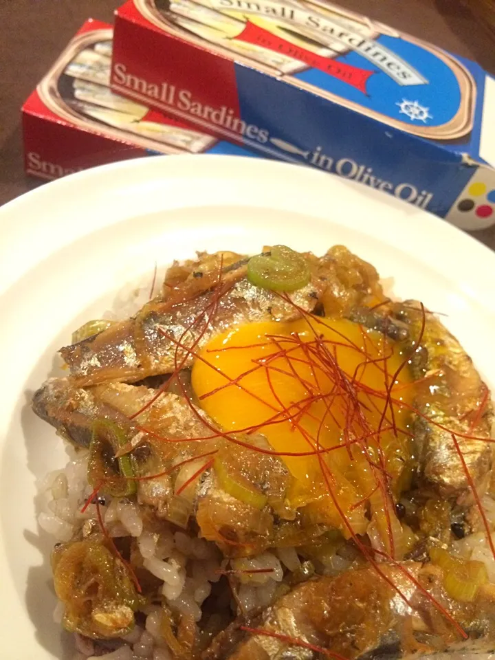 Snapdishの料理写真:Hajimeさんの料理 男殺しのオイルサーディン丼|acoさん