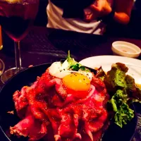 Snapdishの料理写真:Red Rock🍖ローストビーフ丼|nhoさん