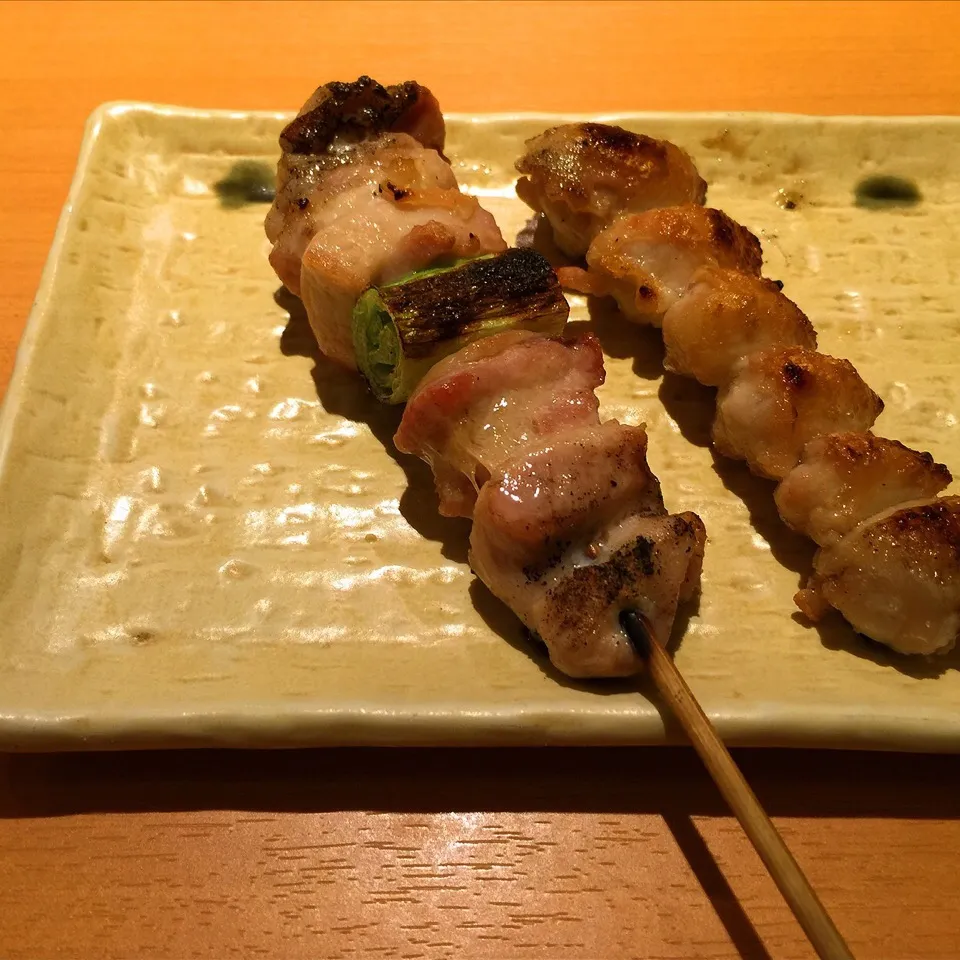 焼鳥は塩が好き
ここんと帰りに飲む理由を考えている自分がいます。"寒いから"、"頑張ったから"とか
しまいには"飲む理由を考えるため"とかならないようにしないとね…|Yogiさん