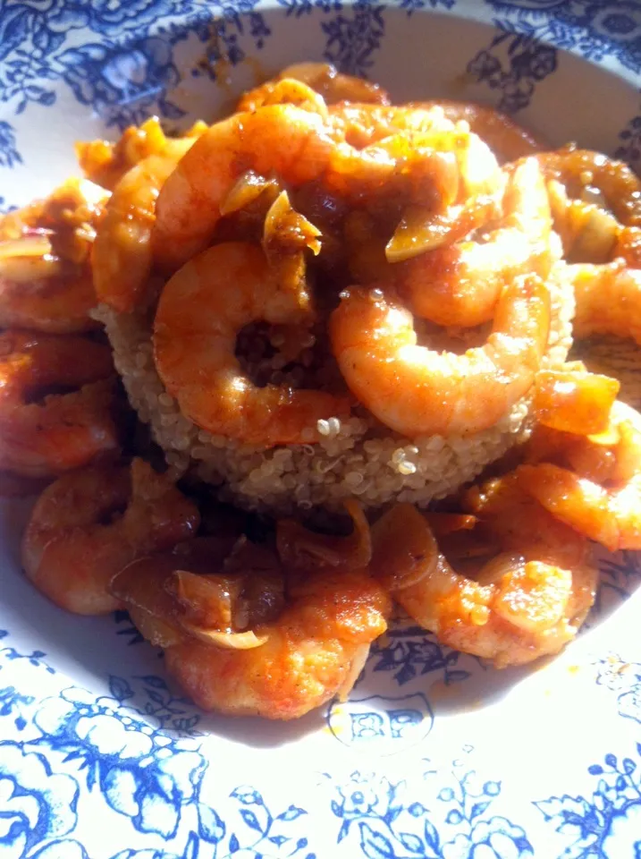 Crevettes Royales à l'ail, échalotes, Vinaigre Balsamique de Modena, flambées à l'#Armagnac sur son lit de Quinoa.|PHILIPPEさん