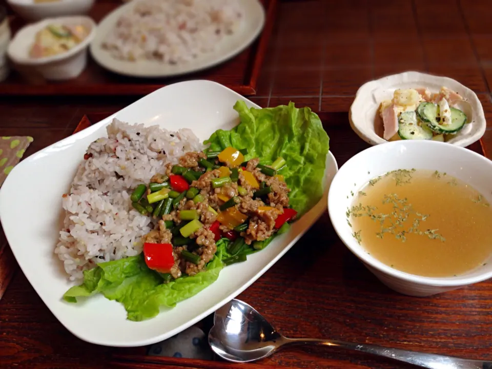 にんにくの芽とひき肉炒めプレート|めりさん