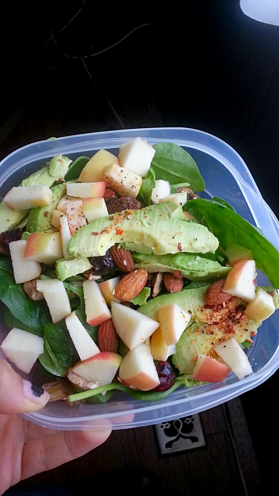 guess u could say im a salad freak #salad #healthy #avacado # almonds #apples #driedberries #mushrooms|bianca chibittyさん