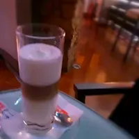 a proper latte from a proper barista|Kostas Riddochさん