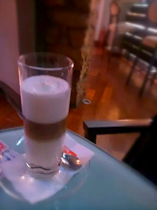 a proper latte from a proper barista|Kostas Riddochさん