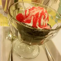 chocolava with vanilla ice cream top with strawberry syrup|joyさん