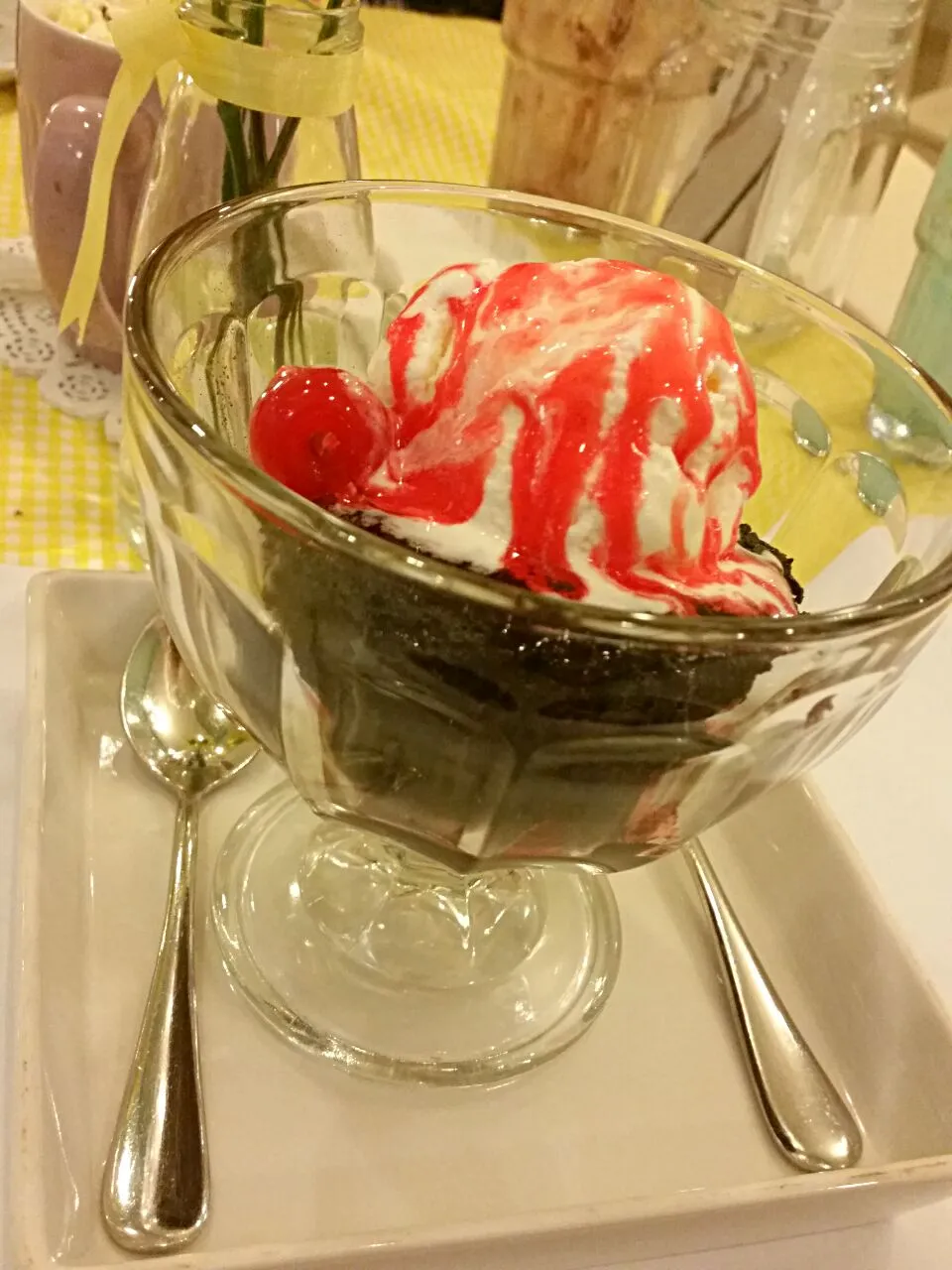 Snapdishの料理写真:chocolava with vanilla ice cream top with strawberry syrup|joyさん