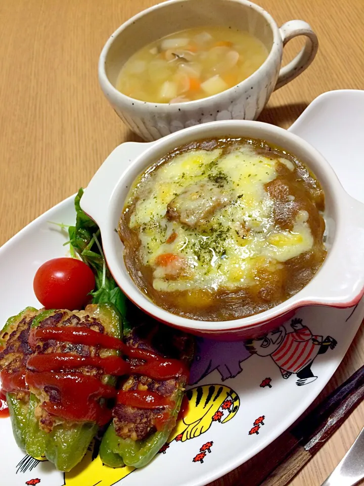 前日の残り物プレート✴︎カレードリア・ピーマン肉詰め・野菜たっぷりスープ|acoyaさん