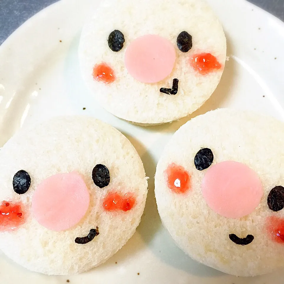 今日の娘の幼稚園弁当はまん丸お顔のイチゴサンドイッチ😋|Miri Orinoさん