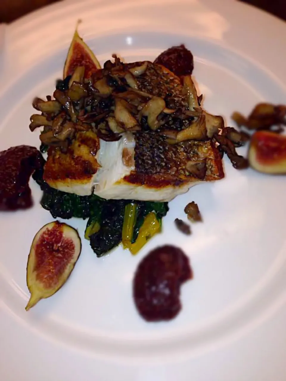 Swiss chard, local sea bass, hen of woods mushrooms & fig mustarda|kayoさん