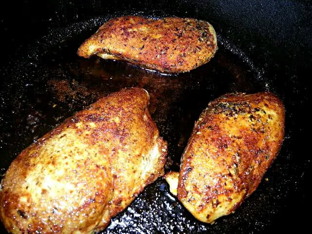 Snapdishの料理写真:I Cooked Cast Iron #Chicken #Dinner #Meat/Poultry #Main dish|Alisha GodsglamGirl Matthewsさん