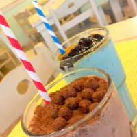 milo malt milkshake (left) and blueberry milkshake (right)|joyさん