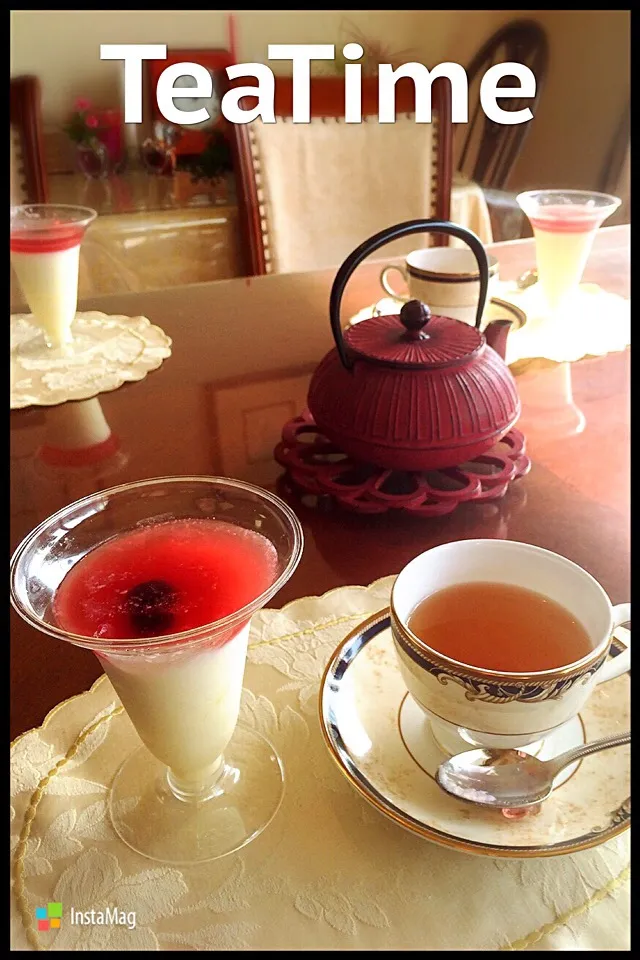 ヨーグルトムースとハイビスカスジェリー、マンゴーティーと。|72roseさん