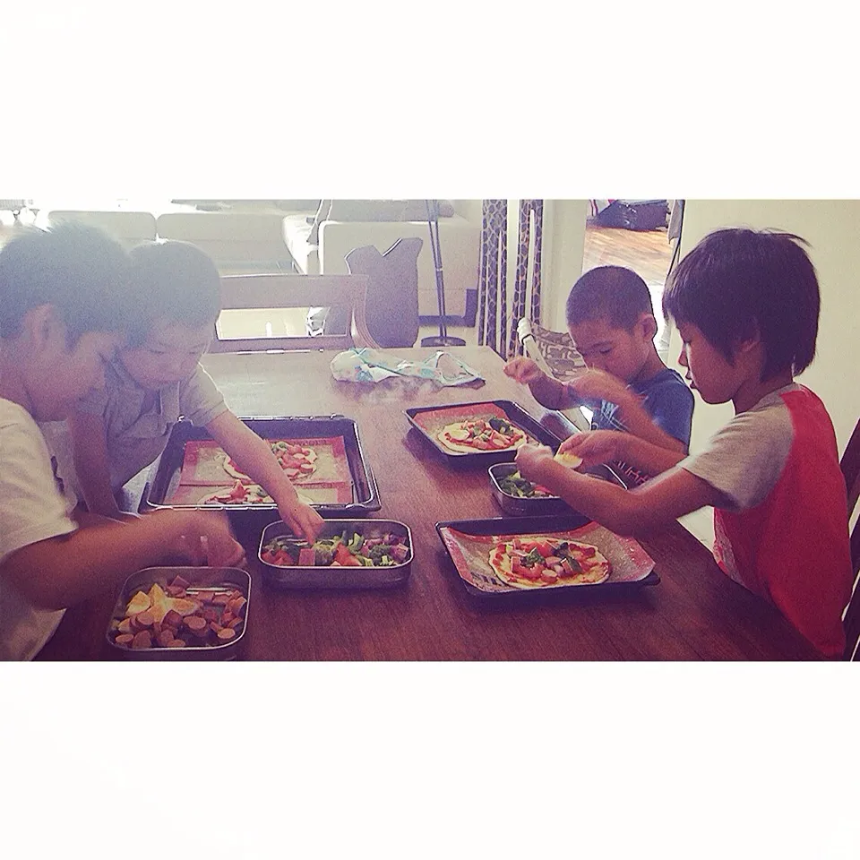 Homemade pizza lunch on school holiday|Yuka Nakataさん