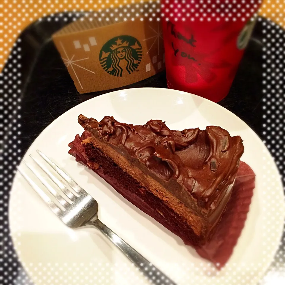 Snapdishの料理写真:スタバでチョコケーキ♪|ましてさん