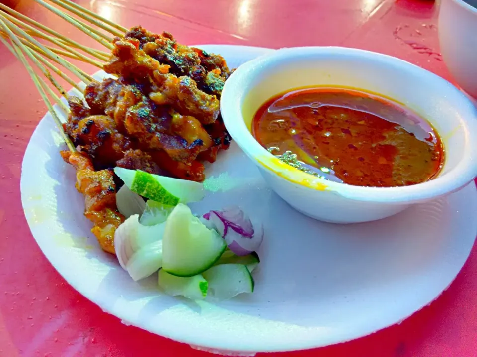 Chicken and lamb satay.......|Jason Letchumananさん