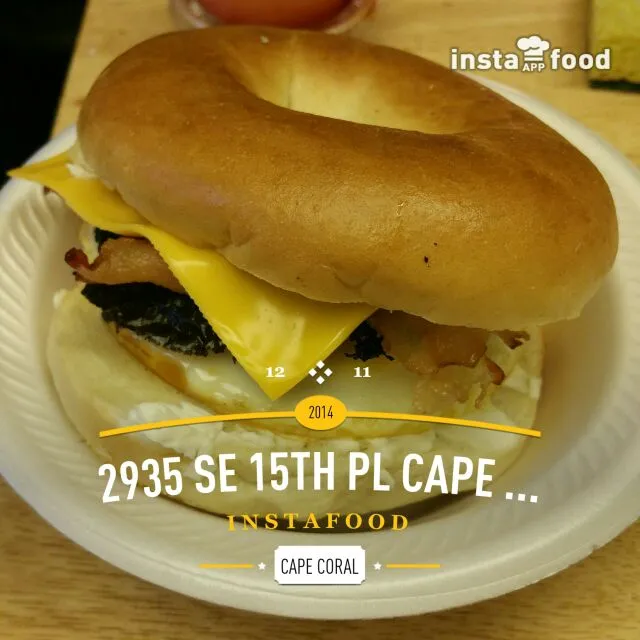 I a breakfast bagel sandwich of bacon egg cheese and sausage #instafood #instafoodapp #goodeats|christl babcockさん