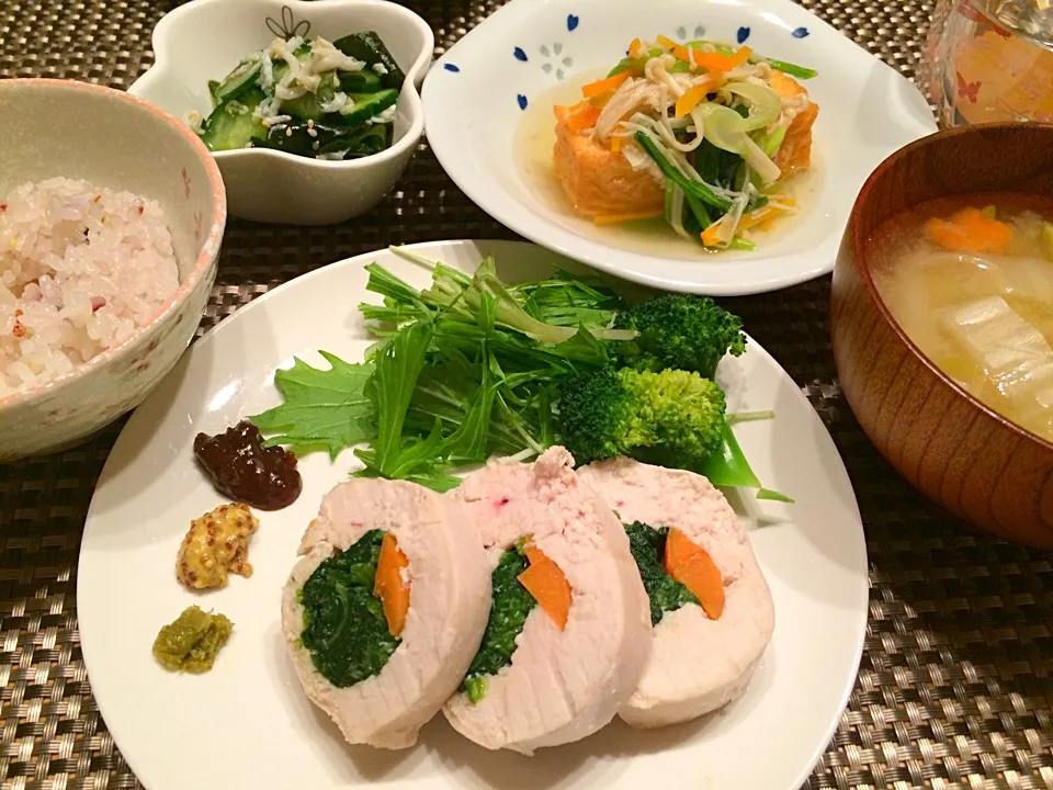 Snapdishの料理写真:レンジで簡単ヘルシー！鶏胸肉ロール巻き✨|airi-nさん