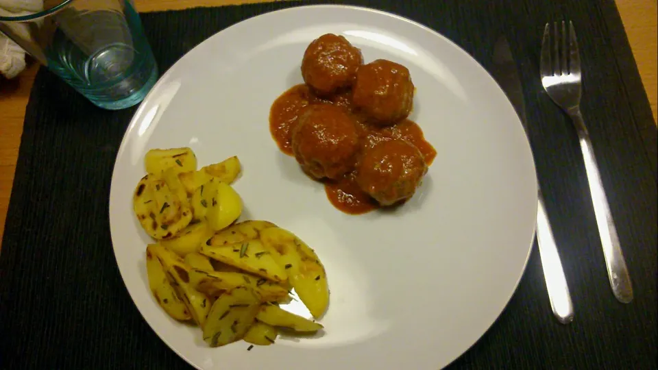 Albondigas de Ternera con Patatas al Romero|Yassin Sabihさん