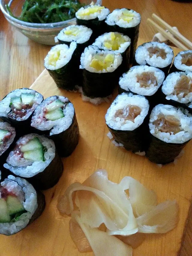 my vegan sushi lunch.  gourd, radish,  And ume shiso.|Polly Gelfusoさん