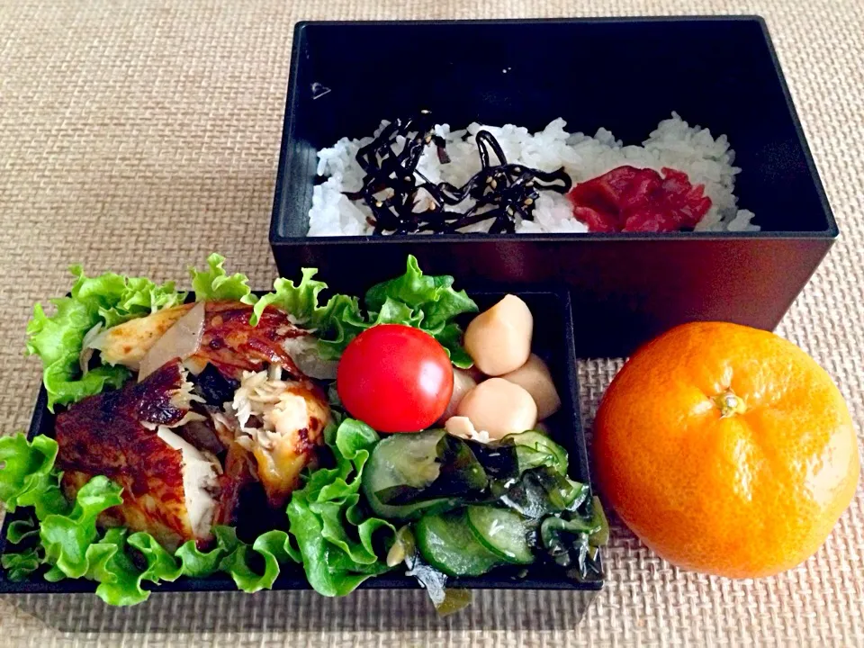 鯖の塩麹漬 里芋の煮物 ささみ胡瓜ワカメの酢の物 みかん|にゃろめさん