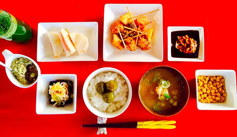 朝ごはんは勝負飯^o^はみちゃん定食❗️串揚げ、大根はさみ漬け、大根おろしたっぷりの納豆、コーンバター^_−☆大事な朝ごはんしっかり食べて今日も楽しんで行きましょ^_−☆|はみちゃんさん