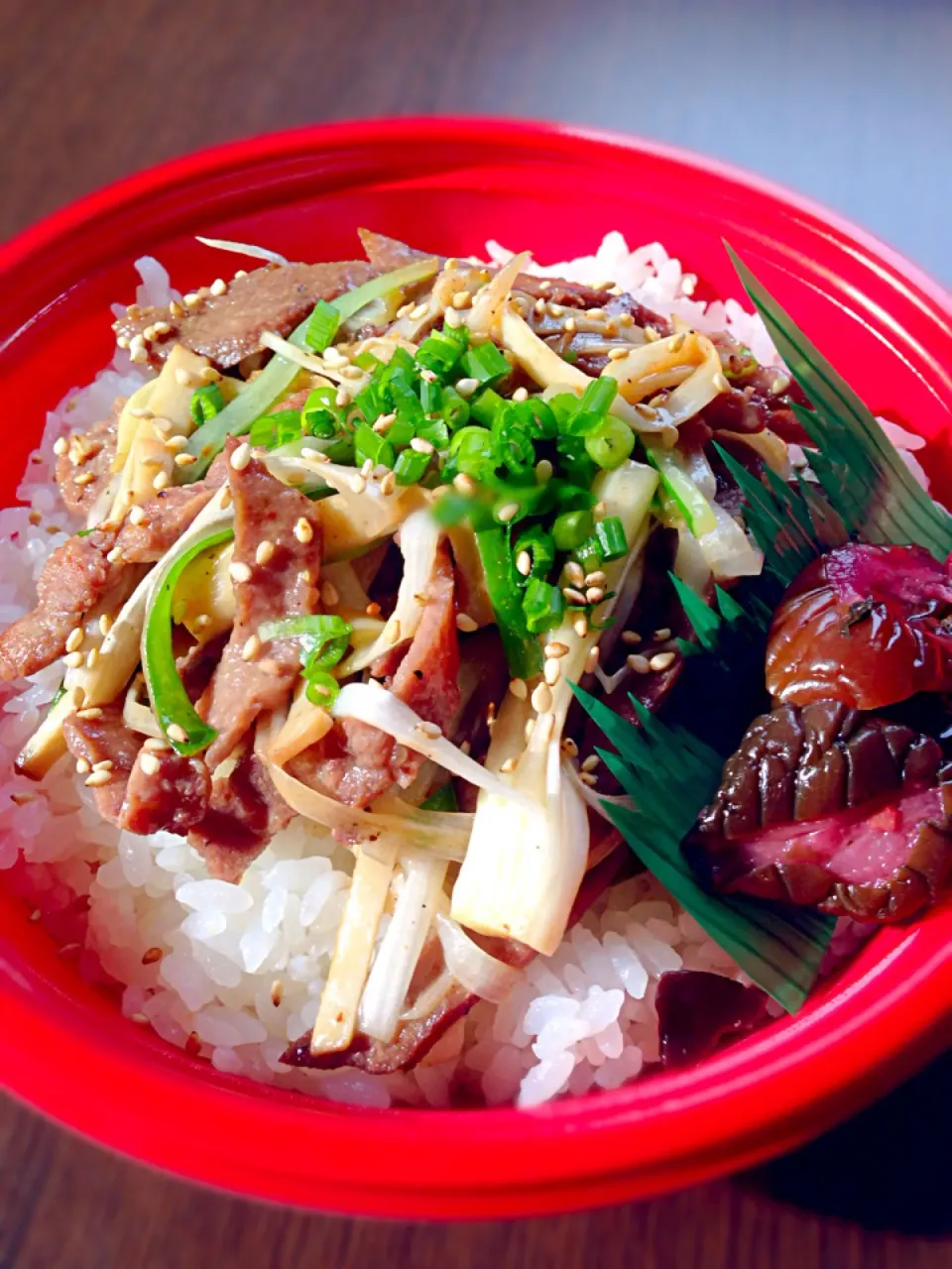 牛タンねぎ塩丼|内気なjohnnyさん