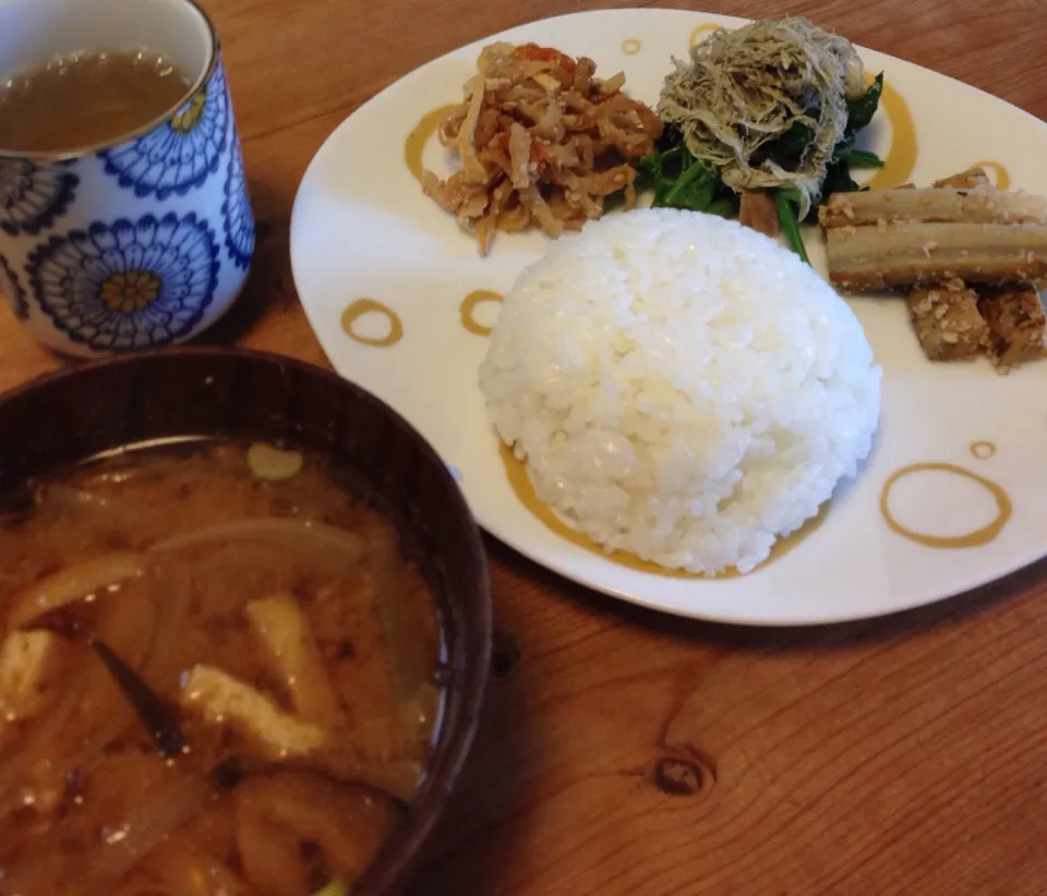 地味な朝ご飯|まっきーさん