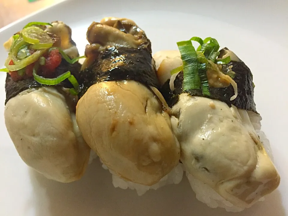 Snapdishの料理写真:3 kinds of oyster sushi|Yayoweさん