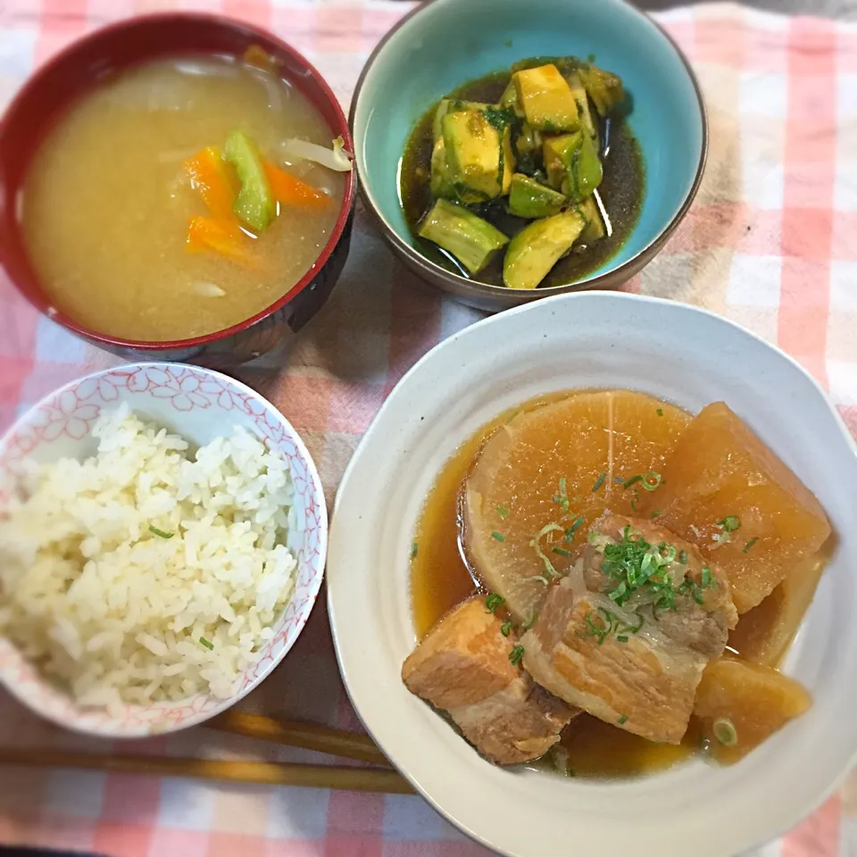 豚の角煮 アボカドユッケ お味噌汁|2boy mamさん