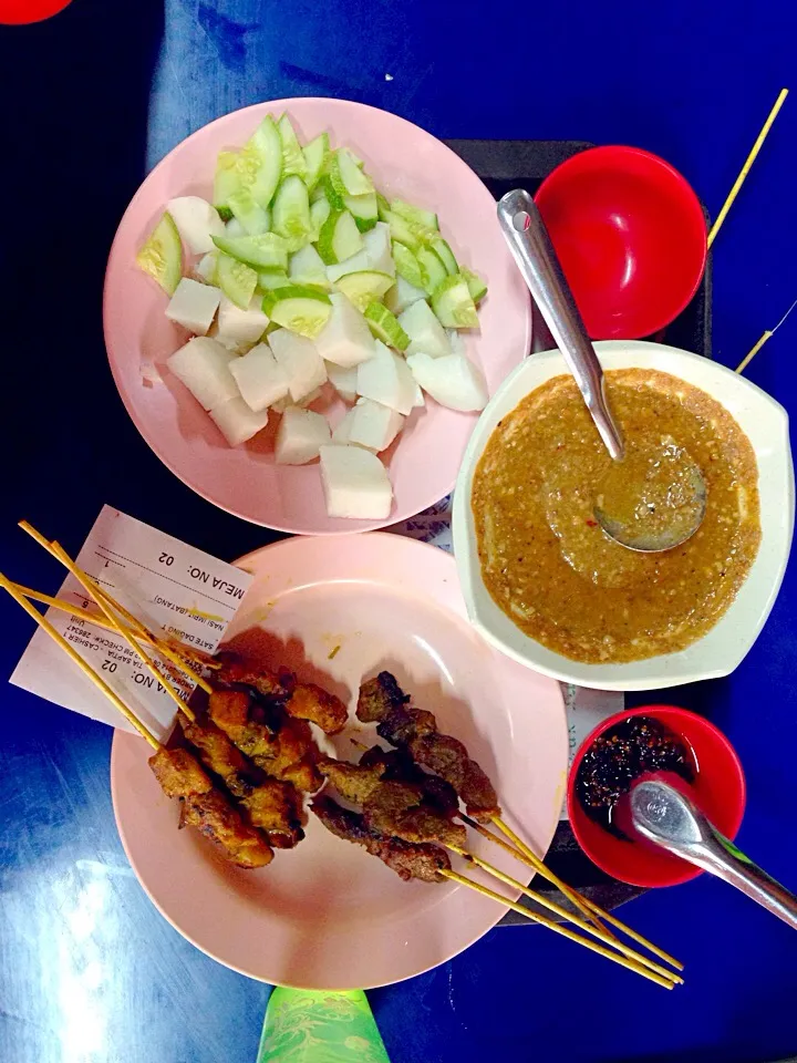 Snapdishの料理写真:Satay kajang-Malay food|jeeyunusさん