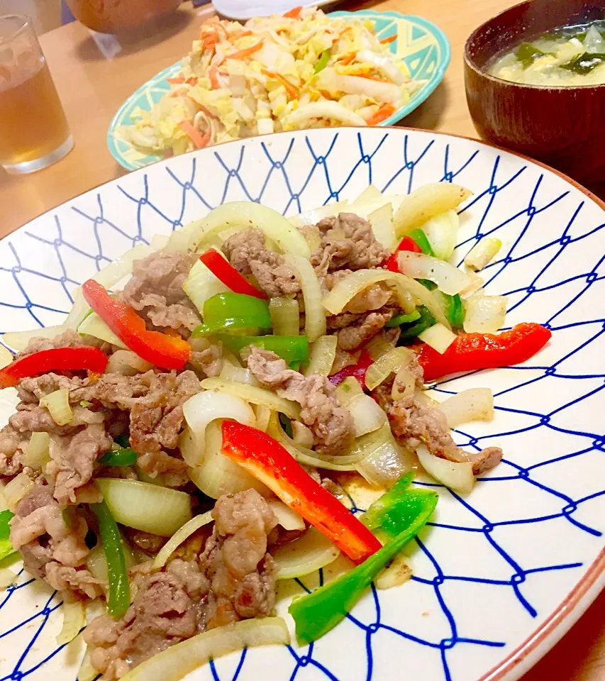 牛肉と野菜の炒め物、白菜のゴマ和え、卵の味噌汁|ふみぃさん