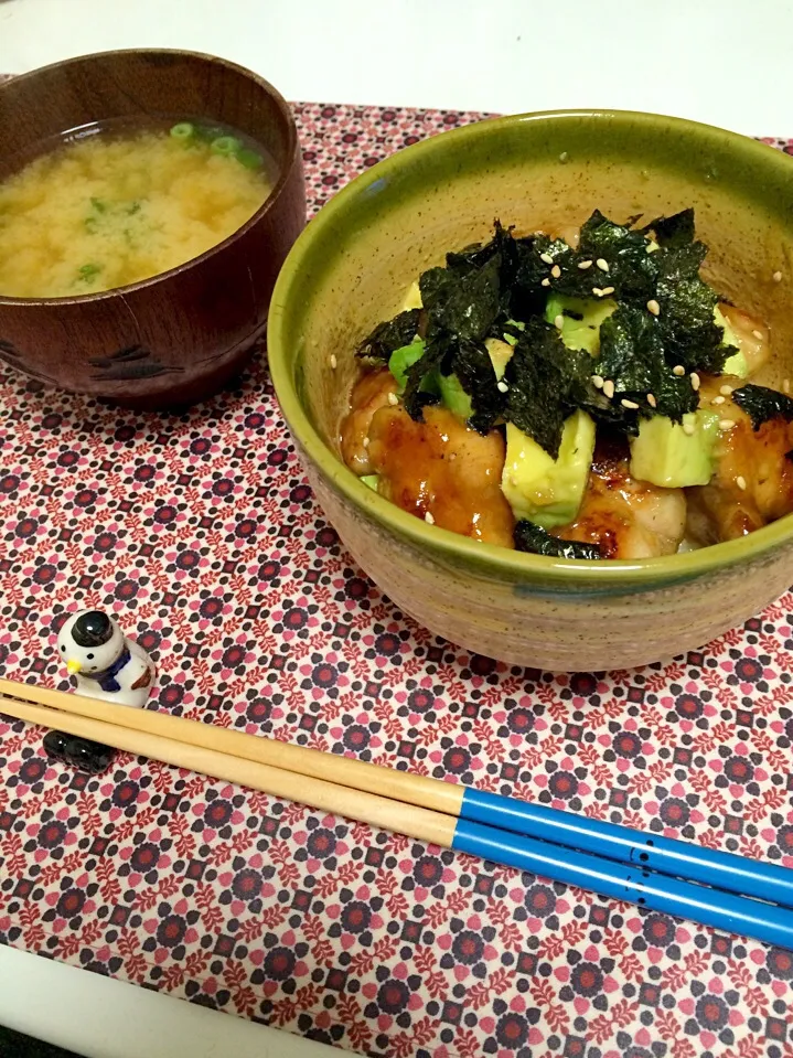 甘酢チキンとアボカドのっけ丼|のんちゃんさん