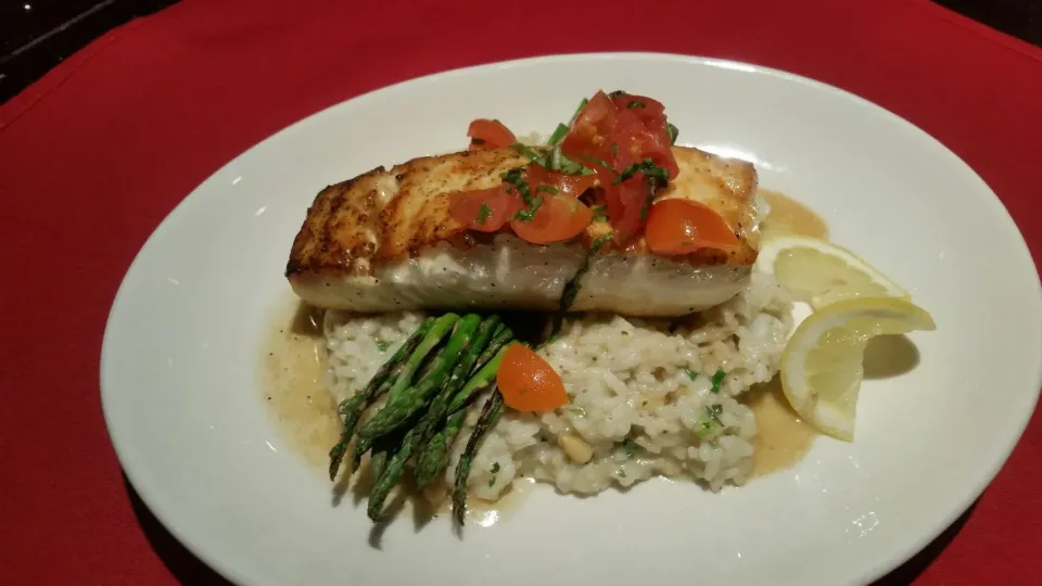 pan sear halibut with pesto risotto and a tomato basil|James Harrisさん