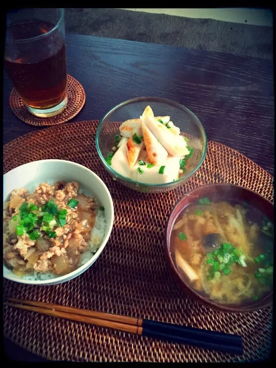 昨日のそぼろリメイクそぼろあんかけ丼😊|ゆかぴさん