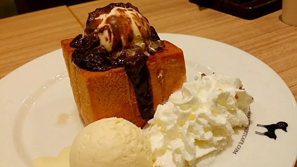 Snapdishの料理写真:#toast #shibuya #dessert|pâtissier paloyさん