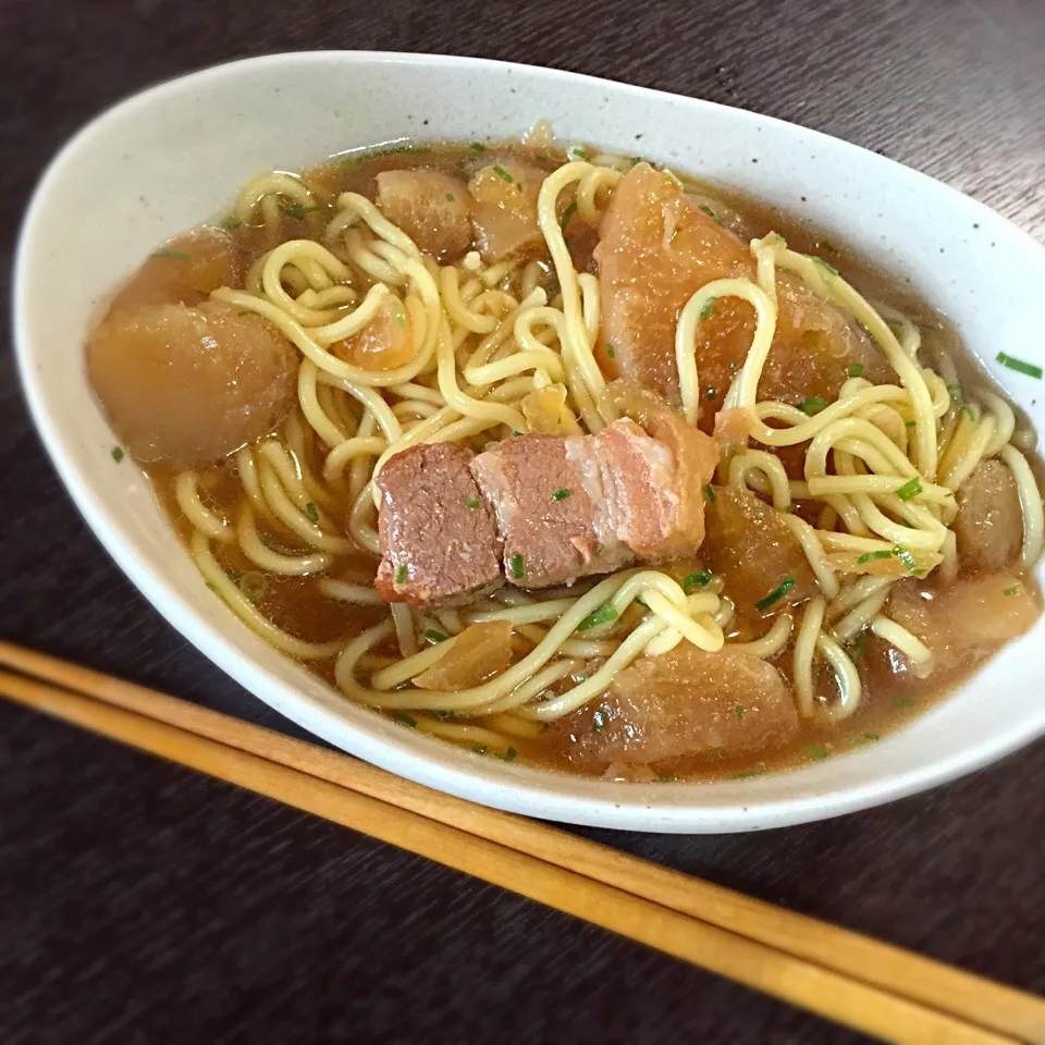 Snapdishの料理写真:大根と豚の角煮のリメイクでラーメン！|2boy mamさん