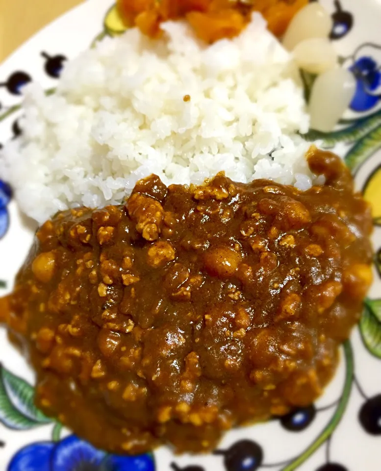 鳥ひき肉とひよこ豆の欧風カレー|でおでおさん