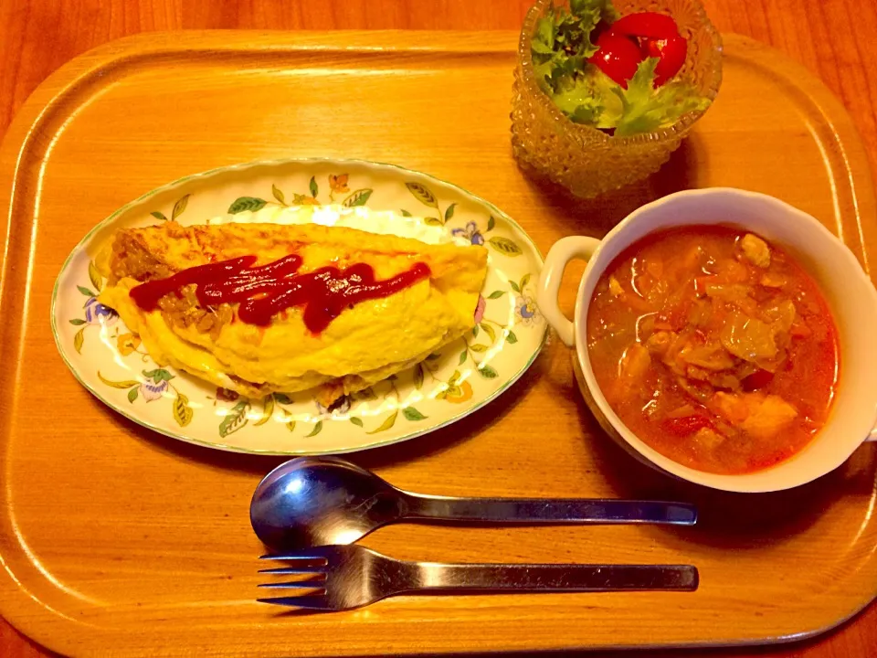 あり合わせ夕食、オムカレーライス、具沢山野菜スープ|yuyusuzuさん