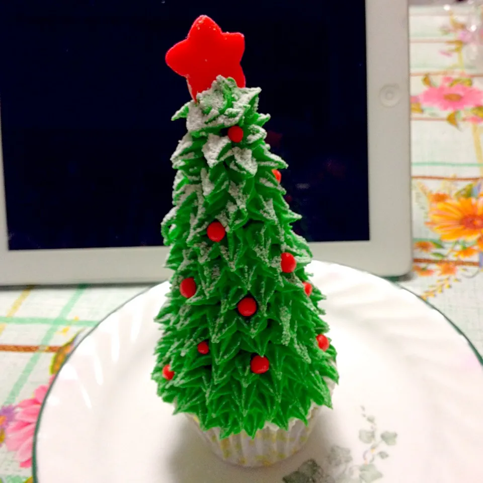 Christmas tree cupcake|jack tadeoさん