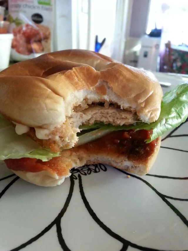 Snapdishの料理写真:gardein chix tender bagel.  with ketchup,  mayo,  And lettuce.  vegan and yummy!!|Polly Gelfusoさん