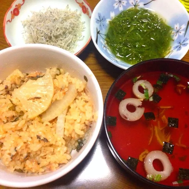 鯖缶と大根の炊き込み御飯|まからいとさん