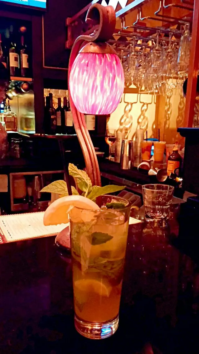 Snapdishの料理写真:passionfruit mojito|Jiraphon Gさん