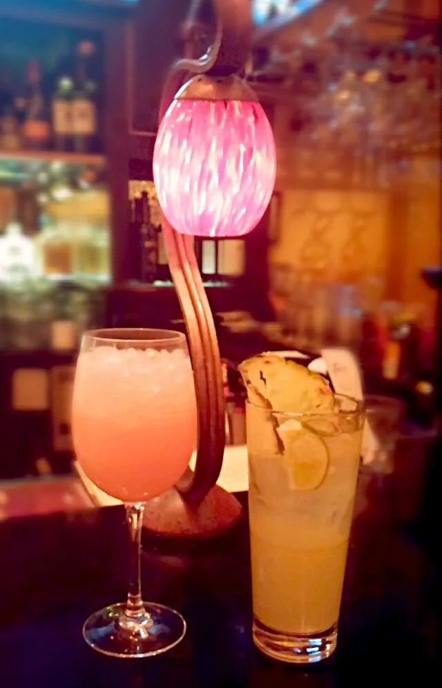 Snapdishの料理写真:pineapple moscow mule and ruby red sunrise|Jiraphon Gさん