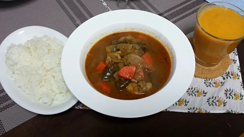 手羽元のスープカレー🍛|三宅章人  Akihito Miyakeさん