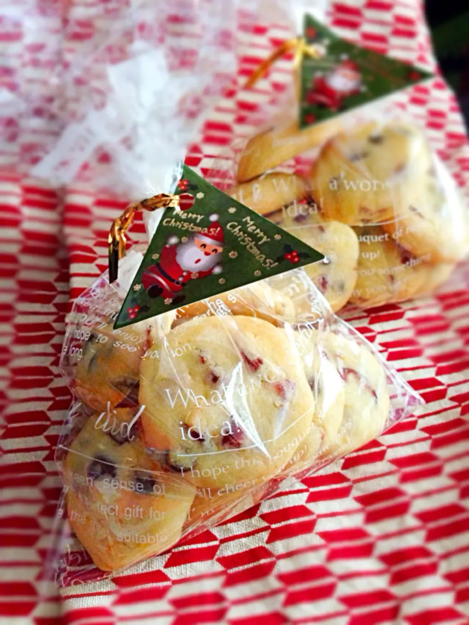 Snapdishの料理写真:Cranberry orange shortbread|coxiella24さん