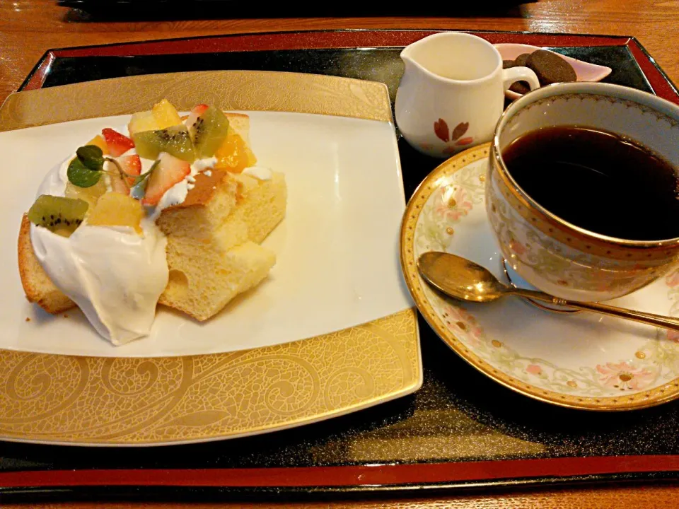 シフォンケーキ　桜珈琲にて|裕子さん