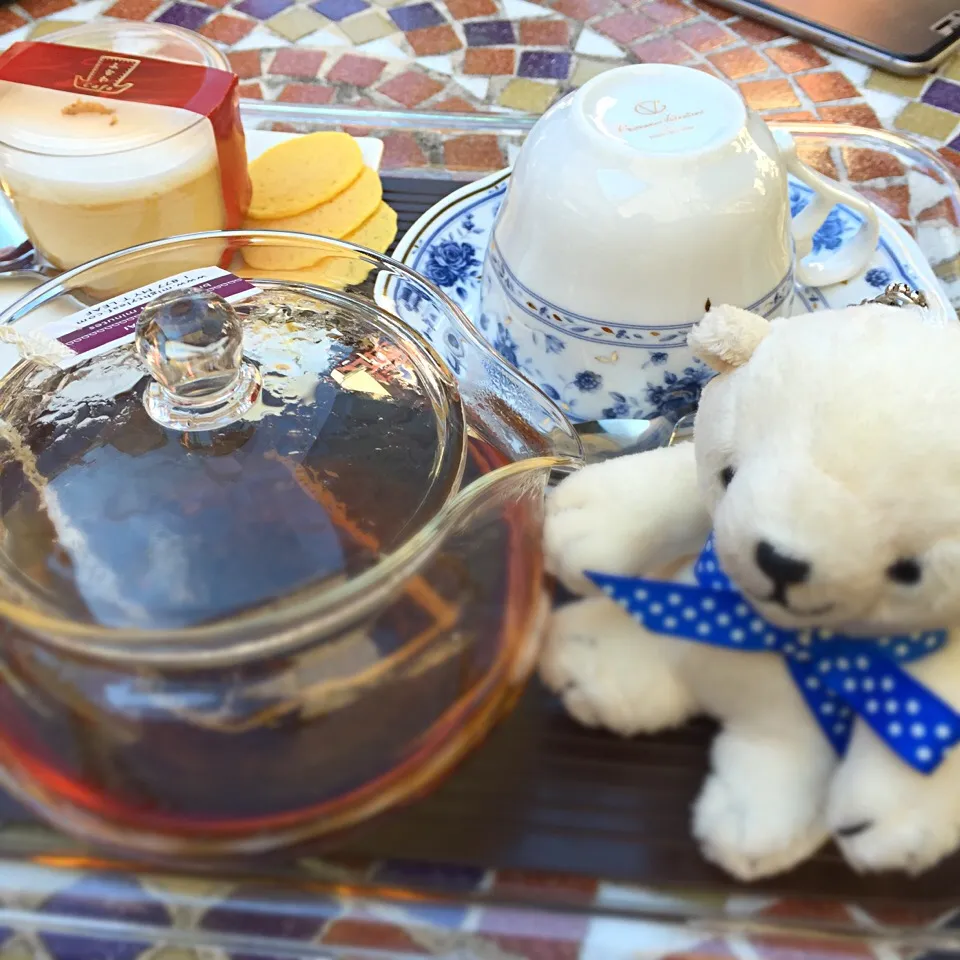 浅草、舟和のカフェにて。芋羊羹のプリント紅茶(*^^*)|リュカさん