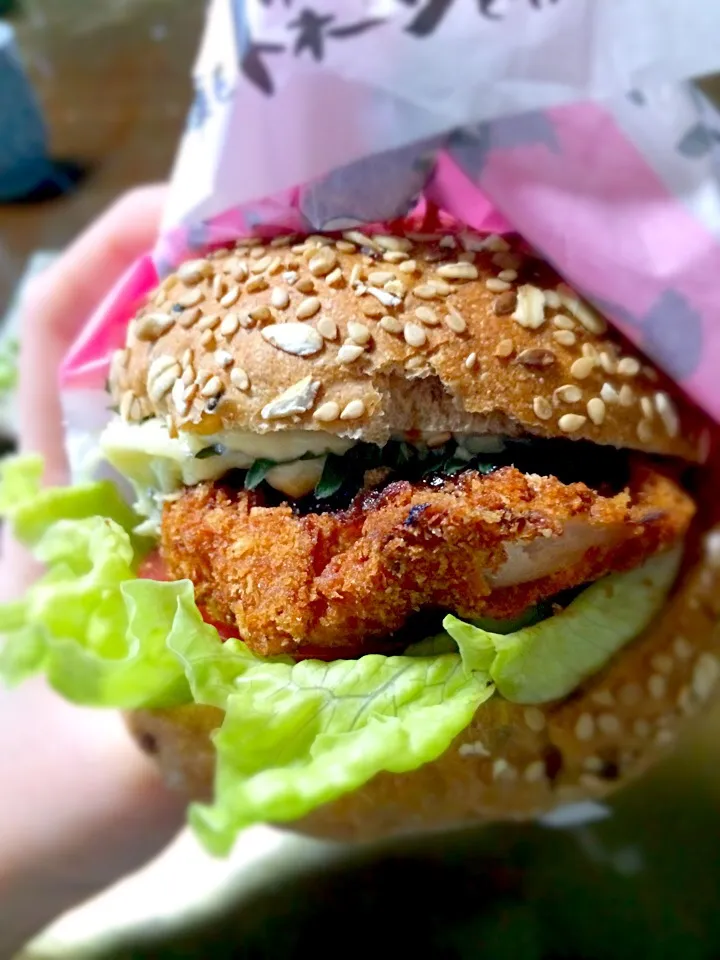 日本一のご当地バーガーに選ばれたそうです🍔和歌山の紀州梅バーガー😋❤️|もえさん