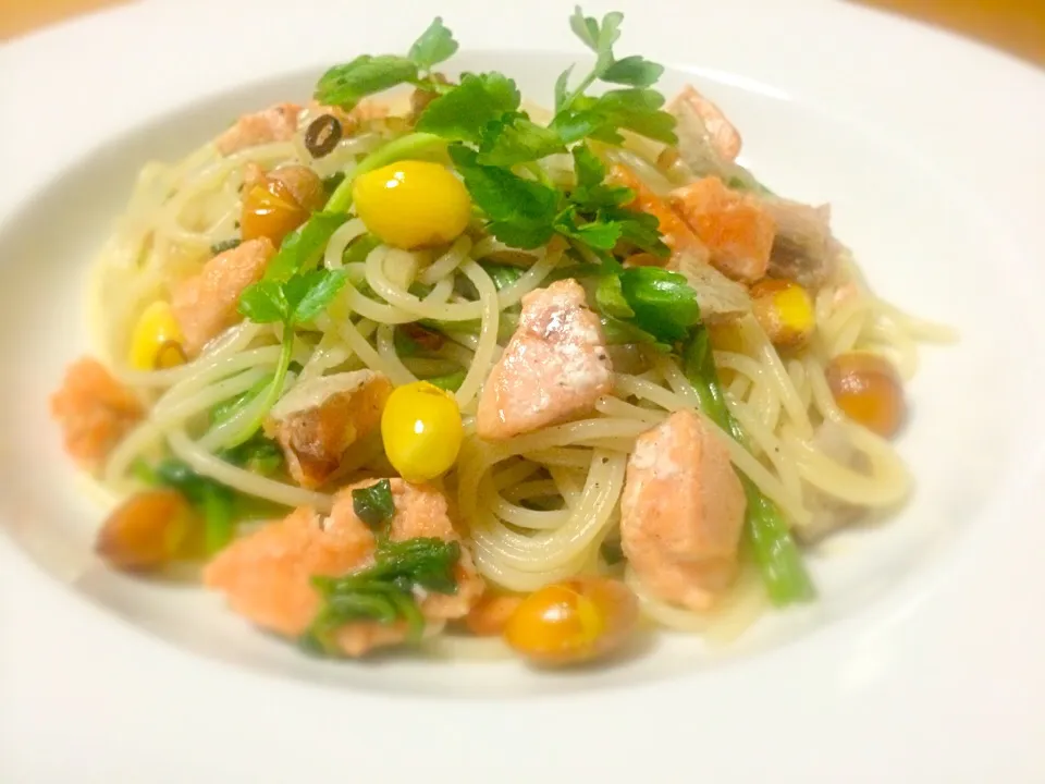 Salmon,cicely&ginkgo nuts pasta|Masakiさん